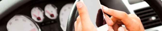 smartphone sur la route