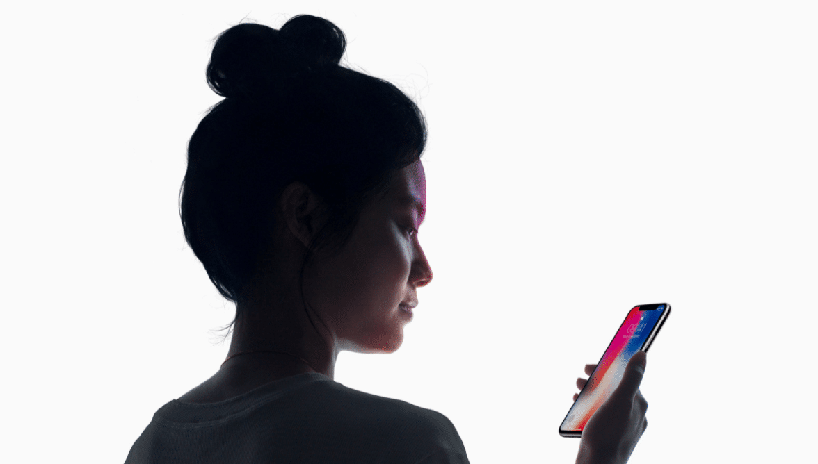 Un simple regard suffit pour déverrouiller l'iphone X