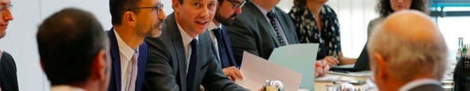 Nokia maintient son plan social tout en promettant de nouveau d'embaucher 500 nouveaux ingénieurs.