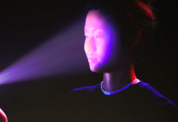 Huawei lance la reconnaissance faciale sur ses smartphones après Apple.