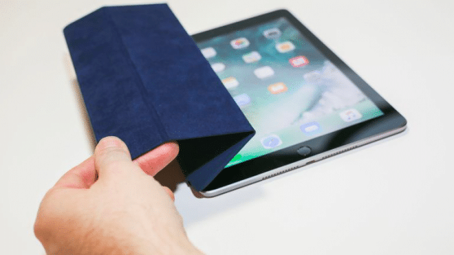 Apple est victime de son succès avec des iPad perfectionnés qui ne sont trop résistant et non remplacés.
