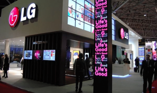 Le constructeur LG réserve ce smartphone de luxe au utilisateurs coréens fortunés.