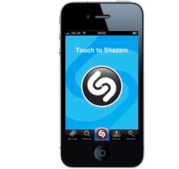 Premier iPhone de Apple sorti en 2007, sur lequel l'utilisateur a pu télécharger Shazam.