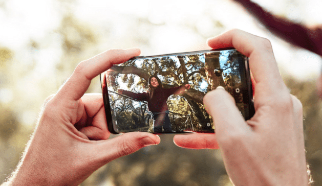 Le Samsung Galaxy S9 embarque un appareil photo amélioré.