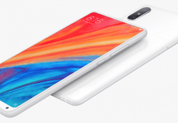 Le Xiaomi Mi Mix 2S arbore un très joli design, avec une face arrière en céramique.