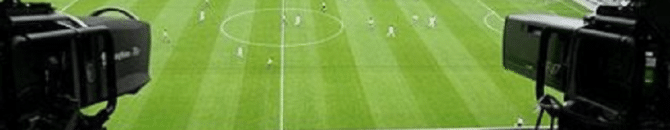 camera filment un terrain de football