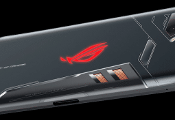 Le parti pris par Asus avec ce ROG Phone est un design très gaming.
