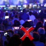 Yondr, la solution pour ne plus être importuné par les smartphones pendant les spectacles ?