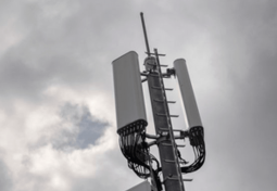 Les antennes 5G en France sont dégradés par des centaines de personnes.